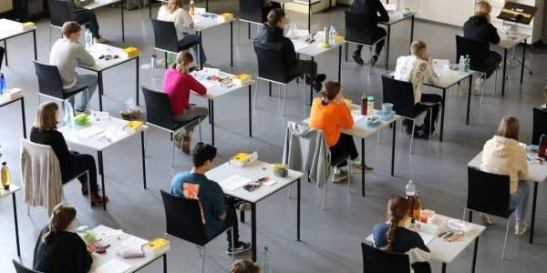 Annonce - Véronique Jullian : Cours de soutien de français et préparation aux épreuves du bac de français