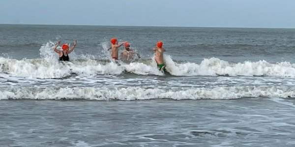 Nieuwjaarsduik de l'Accueil