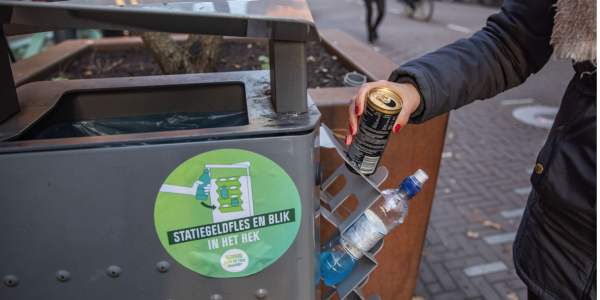Nouveau sur La Haye : les casiers à bouteilles