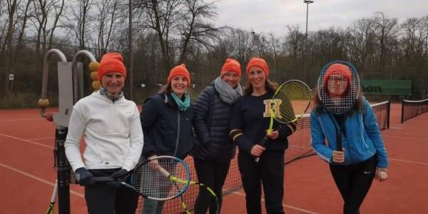 Des bonnets oranges à l'Accueil