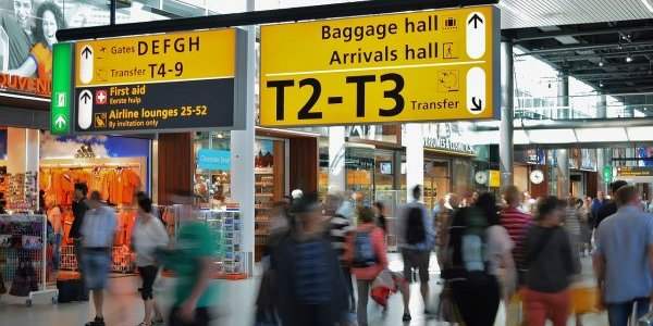 Aéroport de Schiphol - (de nouveaux) Des heures d'attente pour passer la sécurité