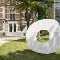 Visite des sculptures de Ellsworth Kelly